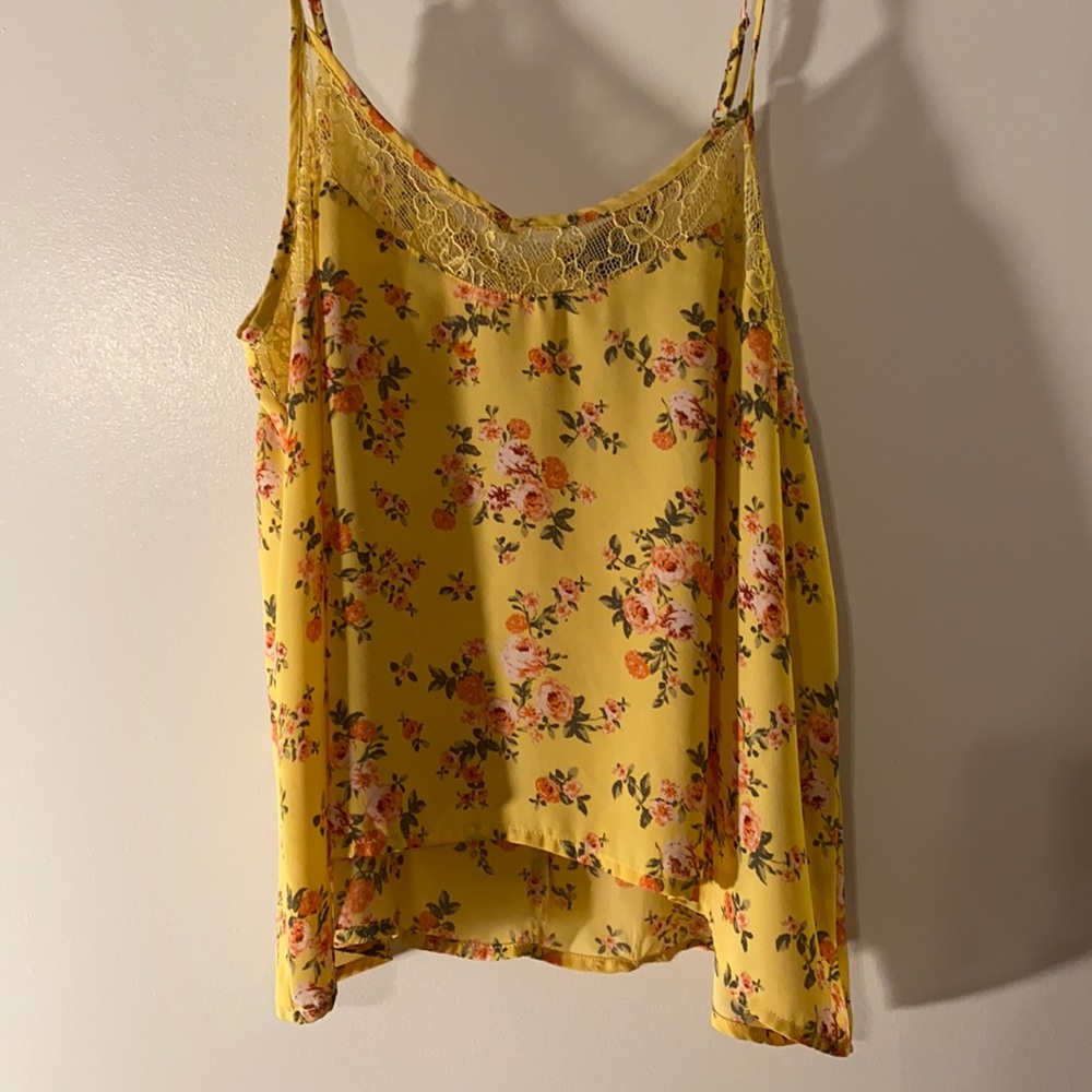 Floral yellow top.